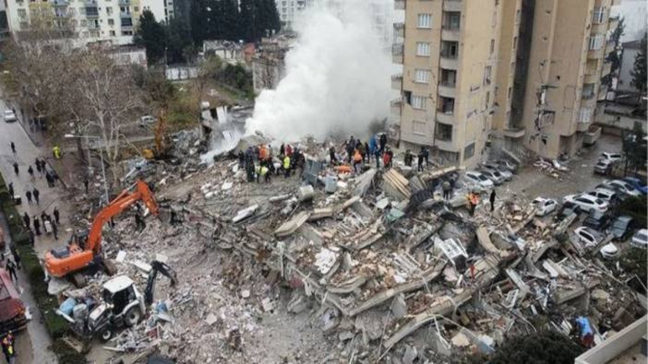 Deprem yardımlarını evine götüren polis müdürü tahliye edildi!