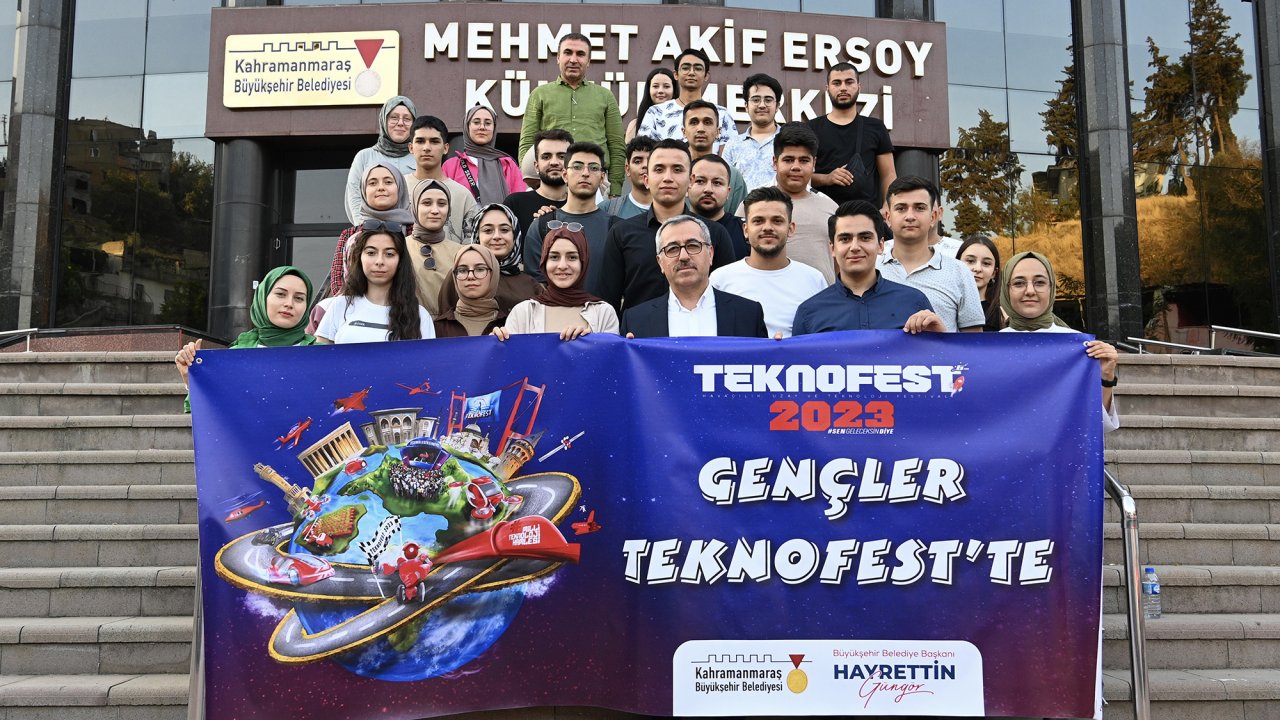 Başkan Güngör gençleri TEKNOFEST’e yolcu etti!