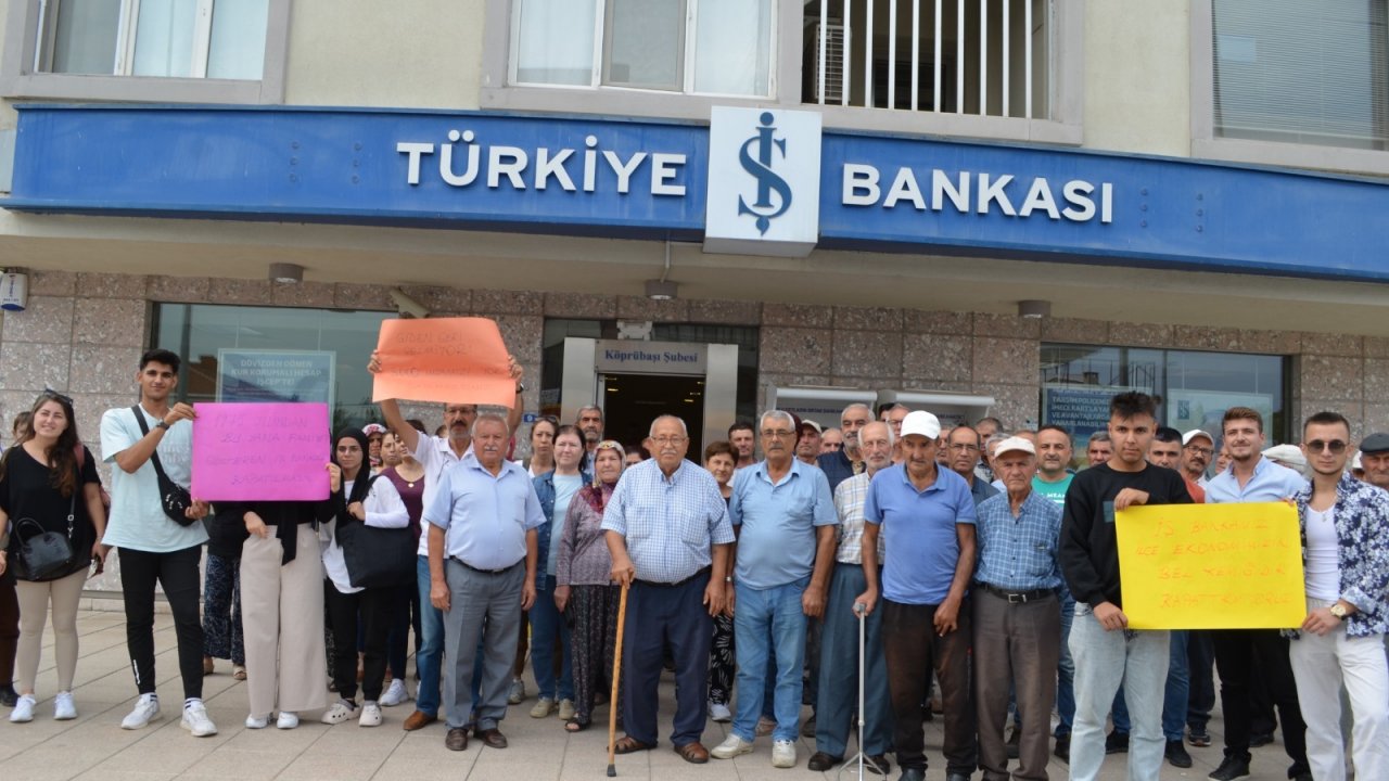 İş Bankası Şubesinin Kapatılma Kararı İlçeyi Ayaklandırdı 