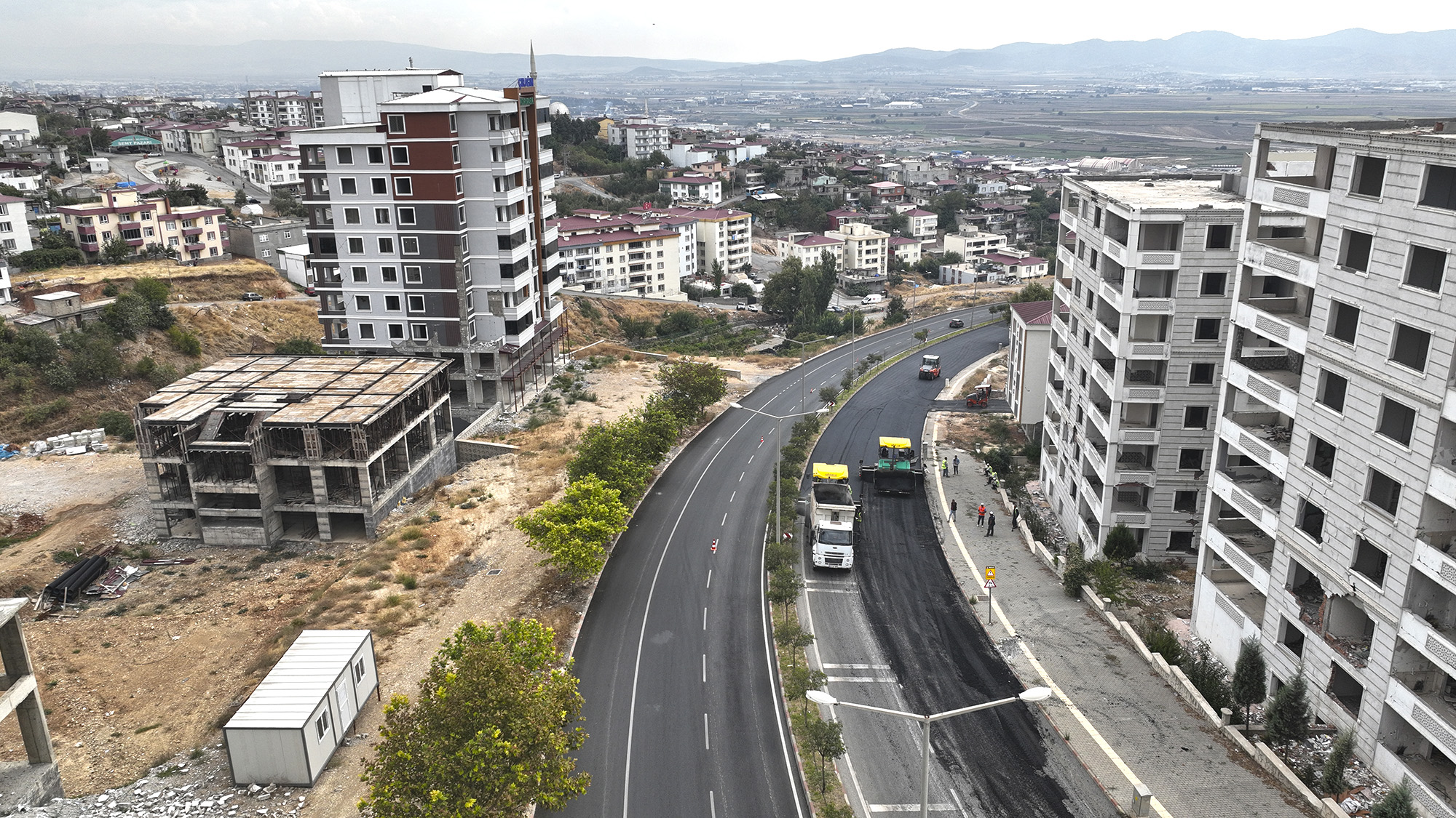 Kahramanmaraş’ta Adil Erdem Bayazıt Caddesi’nde Asfalt Serimi Sürüyor!