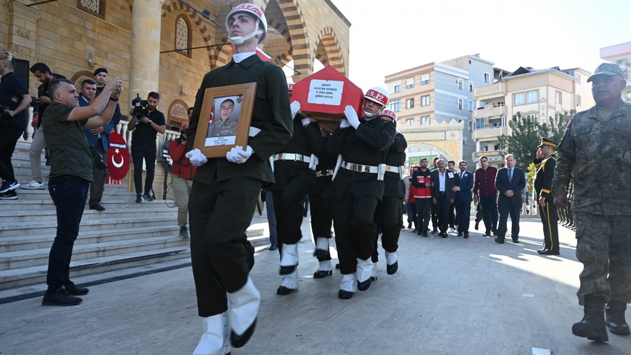 Kahramanmaraşlı şehit asker dualarla uğurlandı!