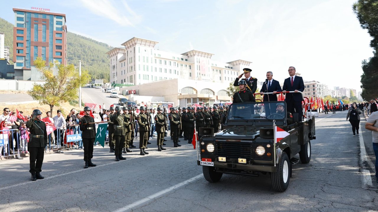 Depremin merkezi Kahramanmaraş’ta Cumhuriyet coşkusu!