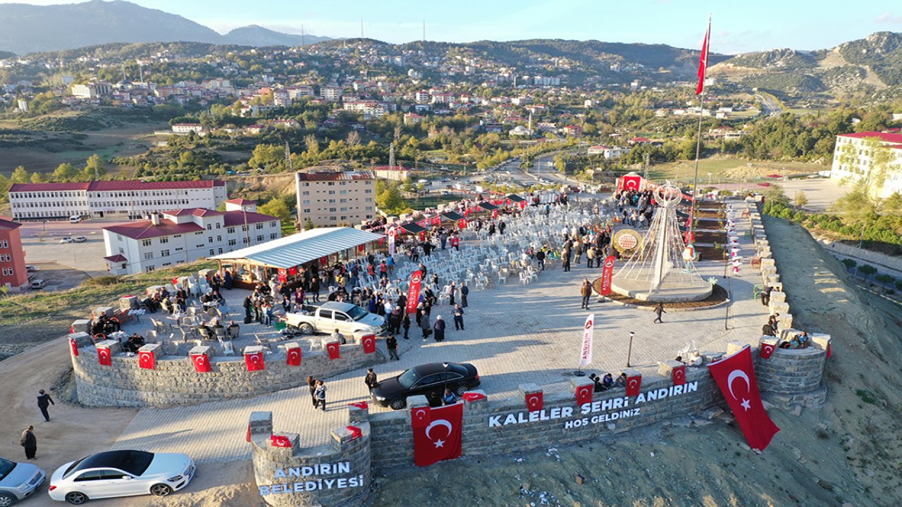 Kahramanmaraş’ta deprem şehitleri anıtı açıldı!