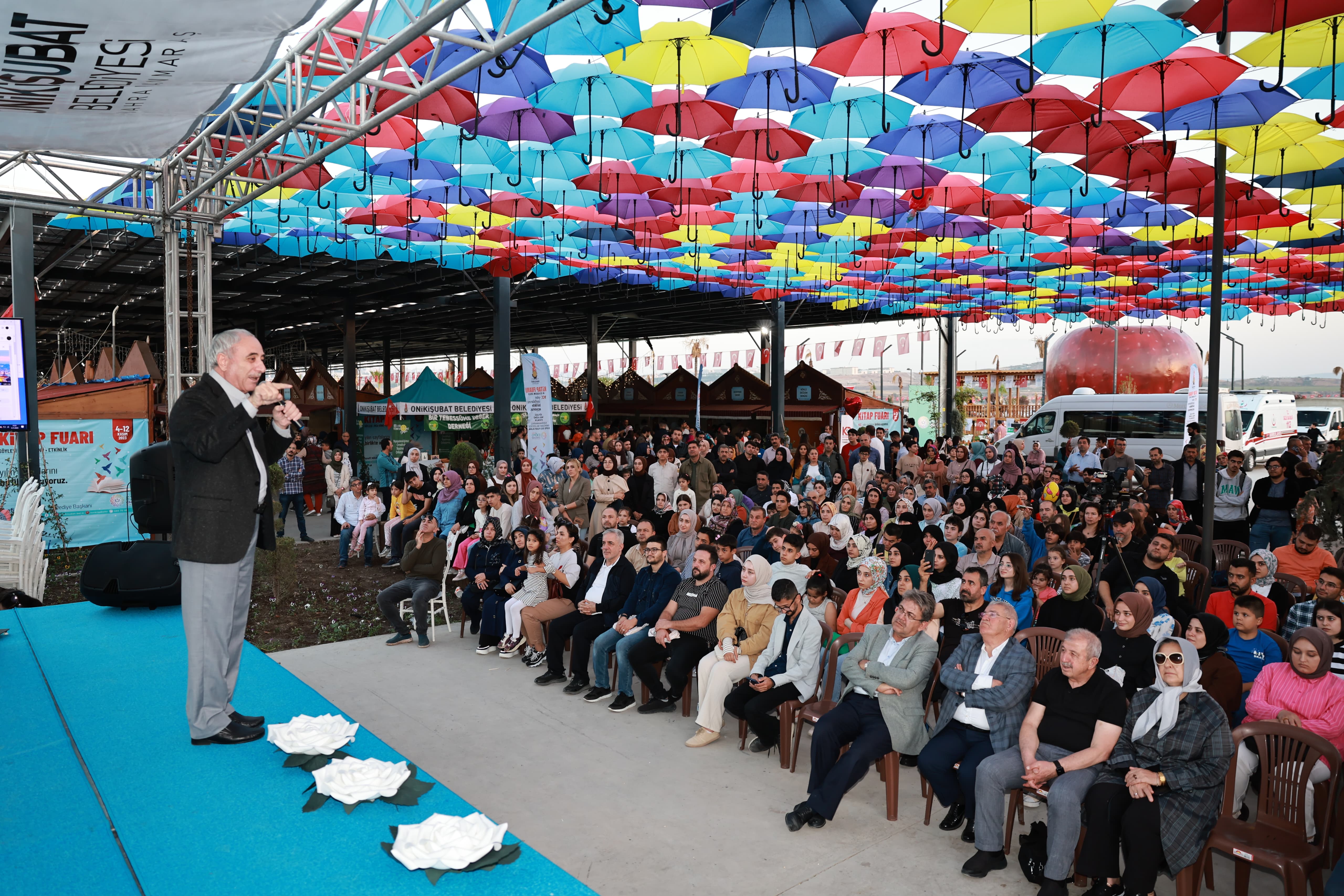 Nurullah Genç, Kahramanmaraş’ta okurlarıyla buluştu