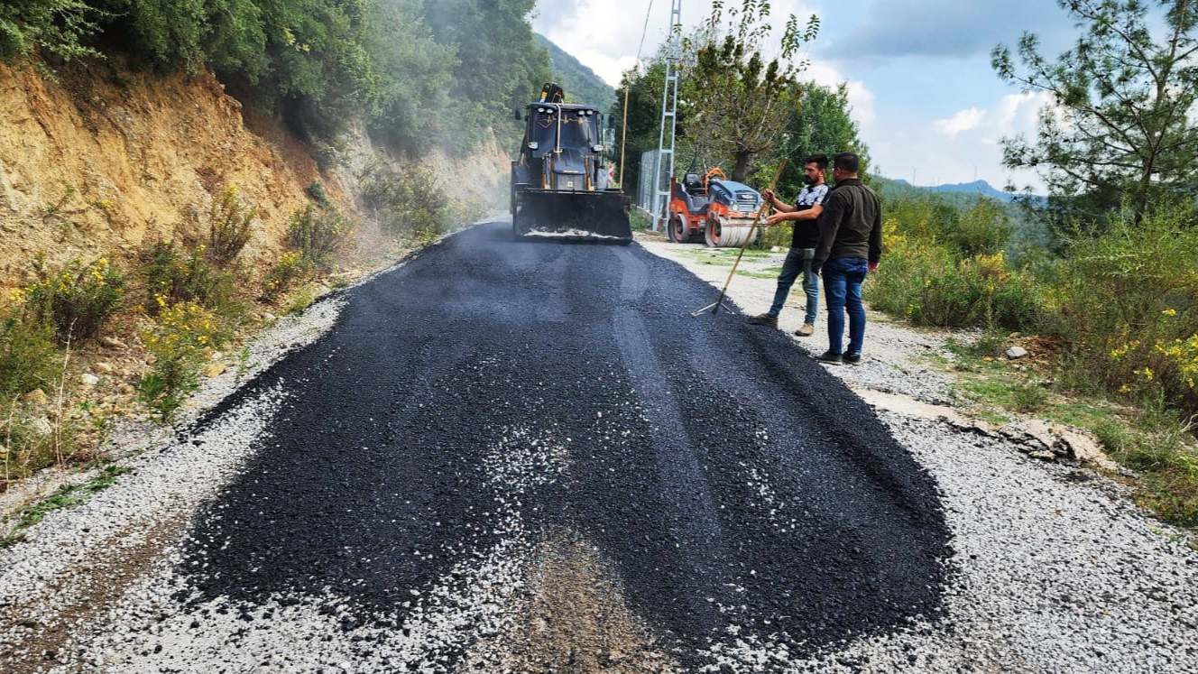 Andırın’da 9 mahallenin yolu tamamlandı!