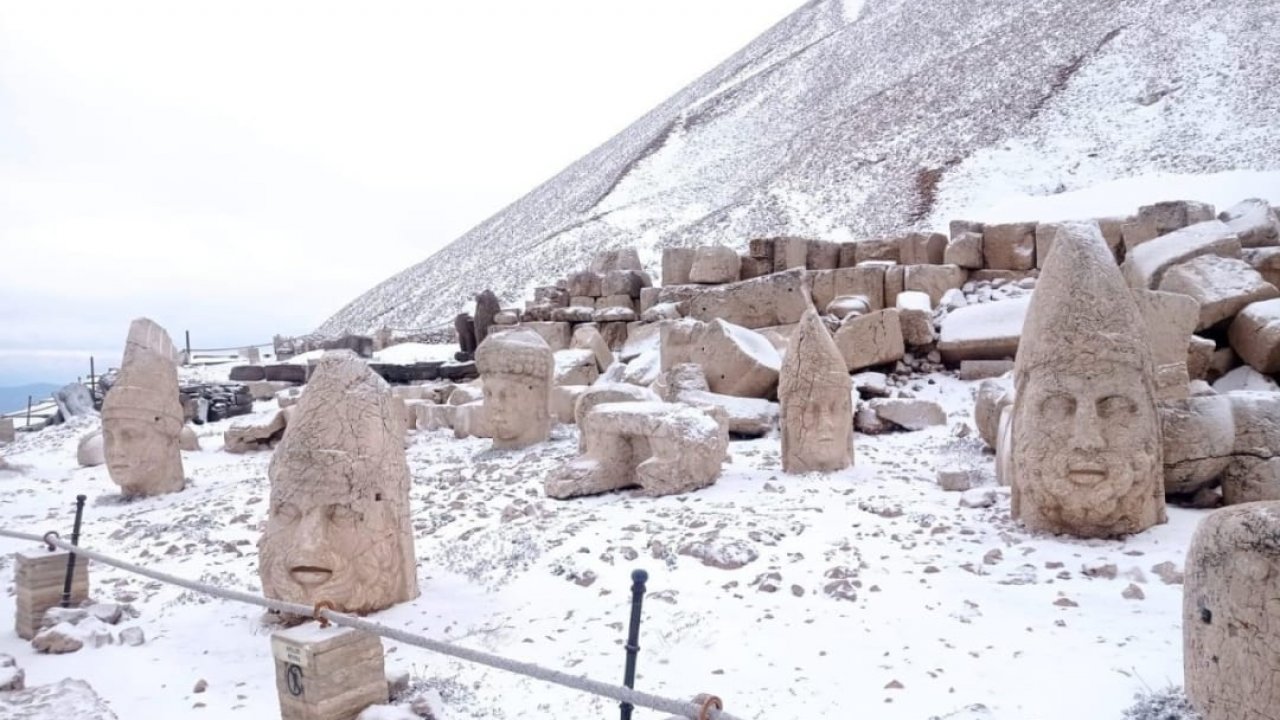 Nemrut Dağı beyaza büründü!