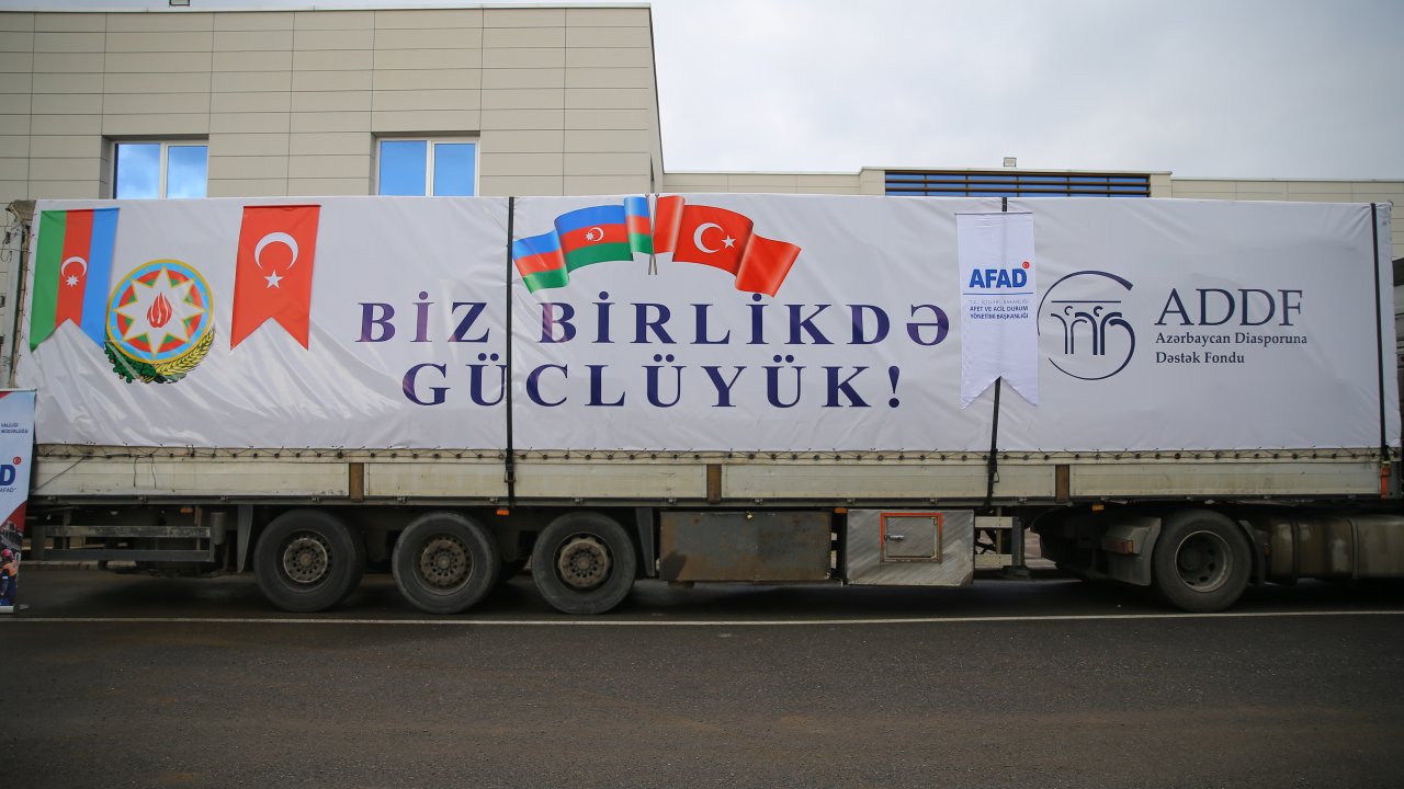 Bir Millet, İki Devlet dayanışması! Azerbaycan yardımları Kahramanmaraş'a ulaştı!