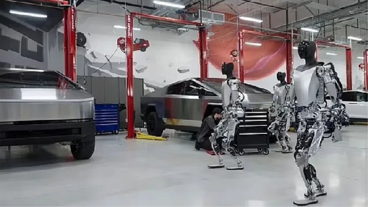 Robotlar ve insanlar arasında ilk kan! Tesla fabrikasında robot mühendise saldırdı!