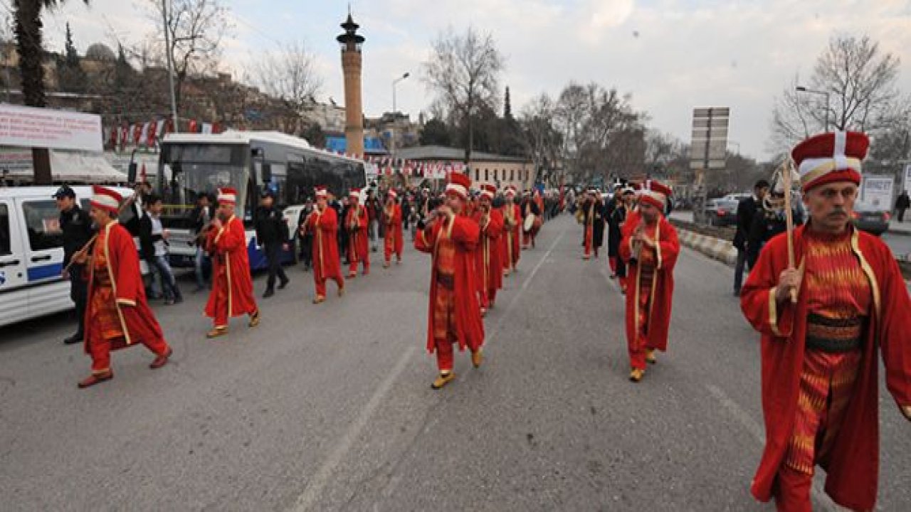 Kortej Yürüyüşüne Yoğun İlgi