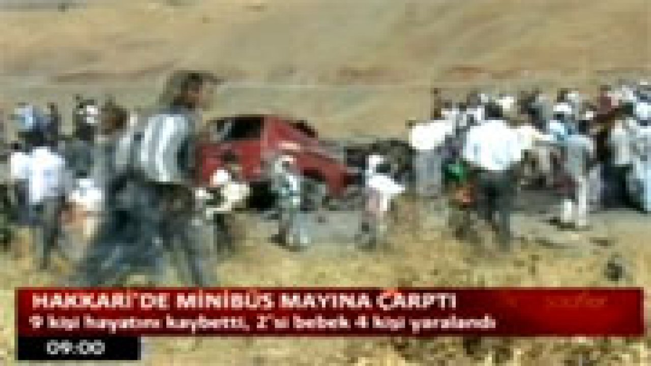 Hakkaride Minibüs Mayına Çarptı