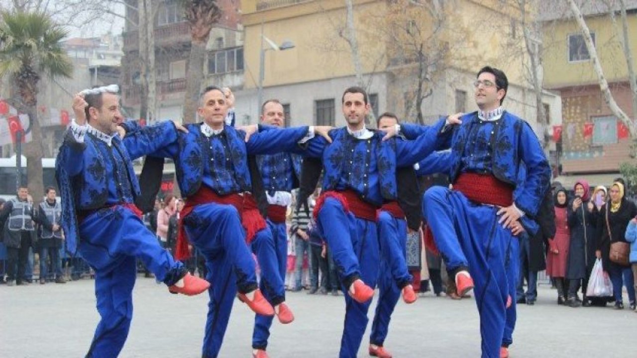 Kurtululuş etkinliklerine 'uluslararası halk oyunları' damga vurdu