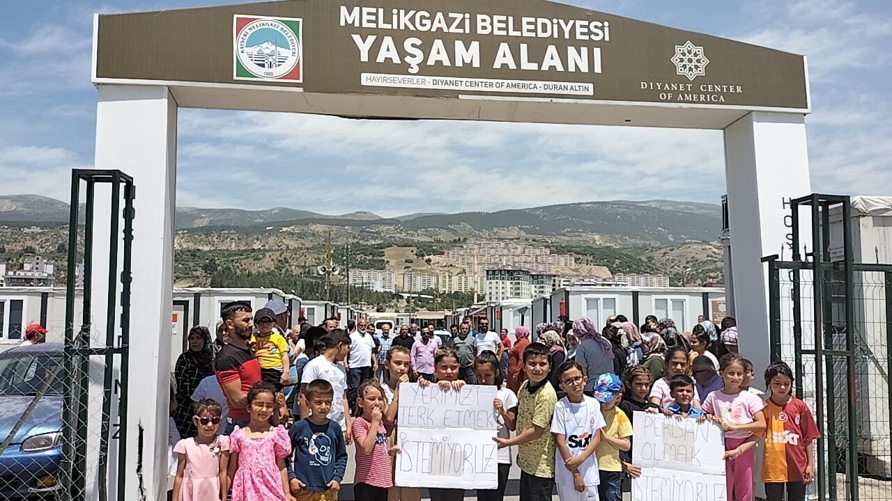 Kahramanmaraş’ta konteynır kent sakinleri eylem yaptı!