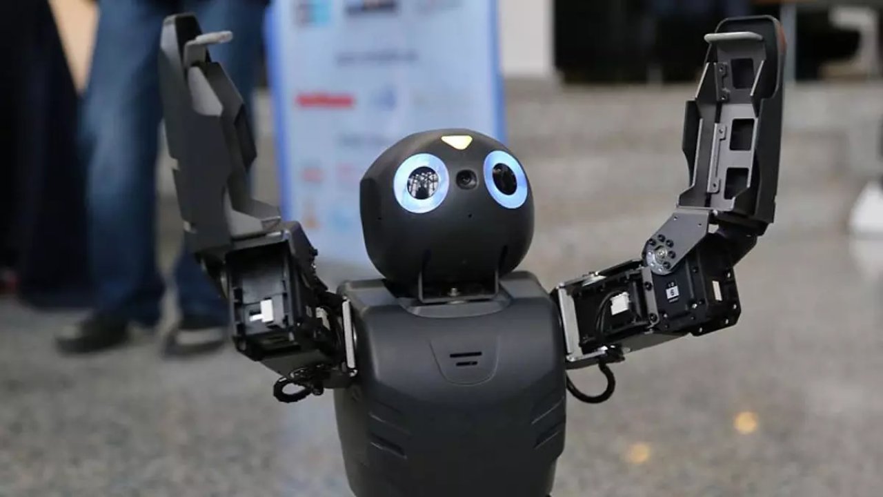 Kahramanmaraş'ta öğrencilerin tasarladığı robotlar yarıştı!