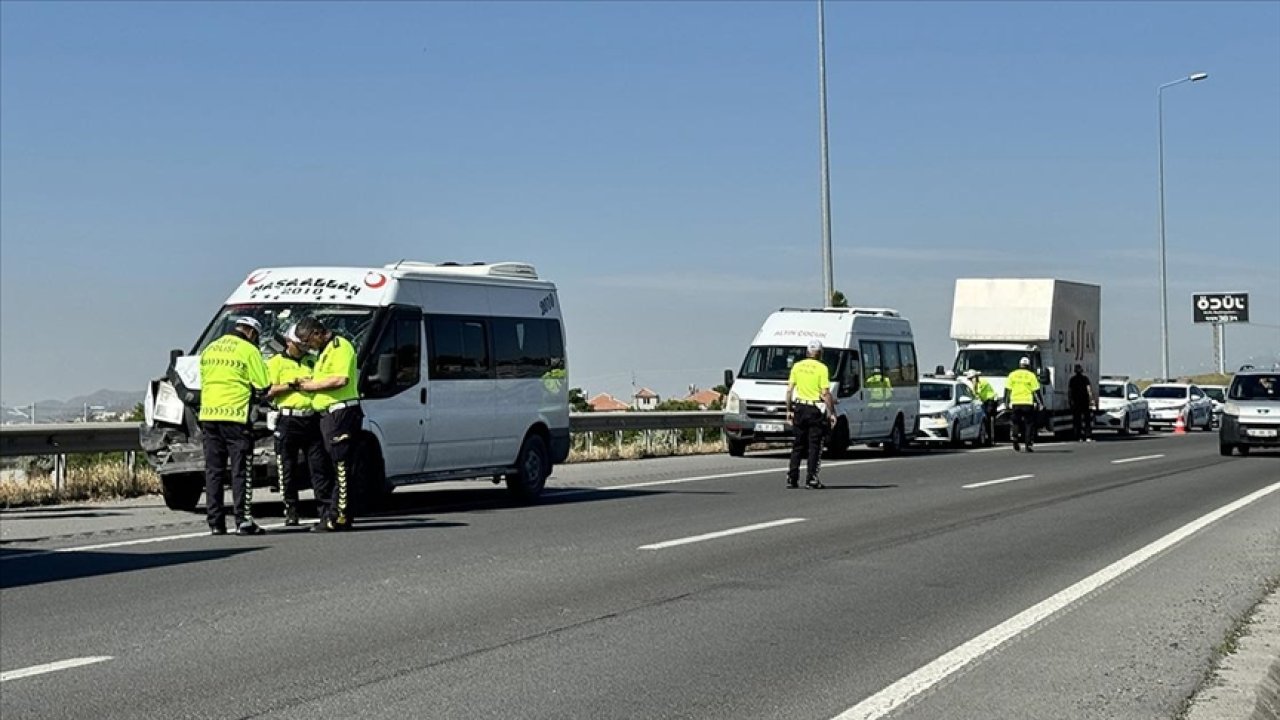 Kayseri'de zincirleme trafik kazası! 10 kişi yaralandı