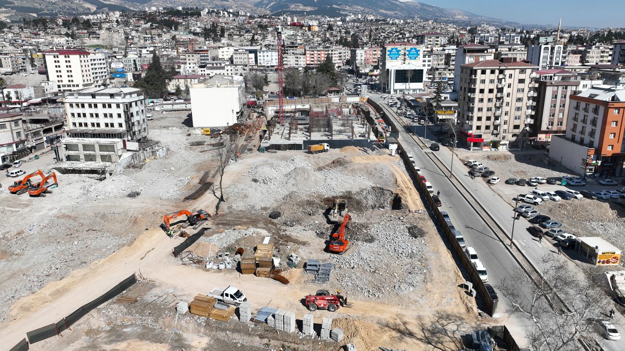 Kahramanmaraş’ta şehrin göbeğindeki yapıların tahliyesi istendi!