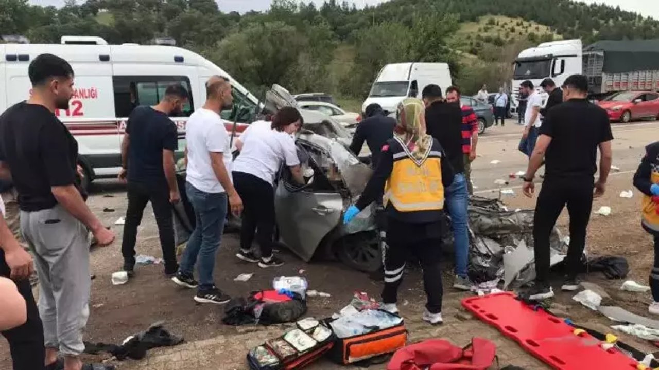 Kahramanmaraş'ın yanı başında trafik faciası! 2 kişi can verdi, 3 kişi yaralandı