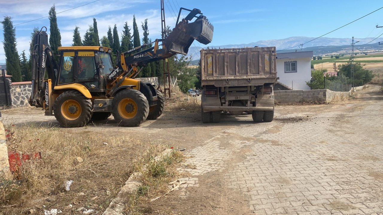 Yeniyurt Mahallesi'nde Hafriyat Temizliği Yapıldı