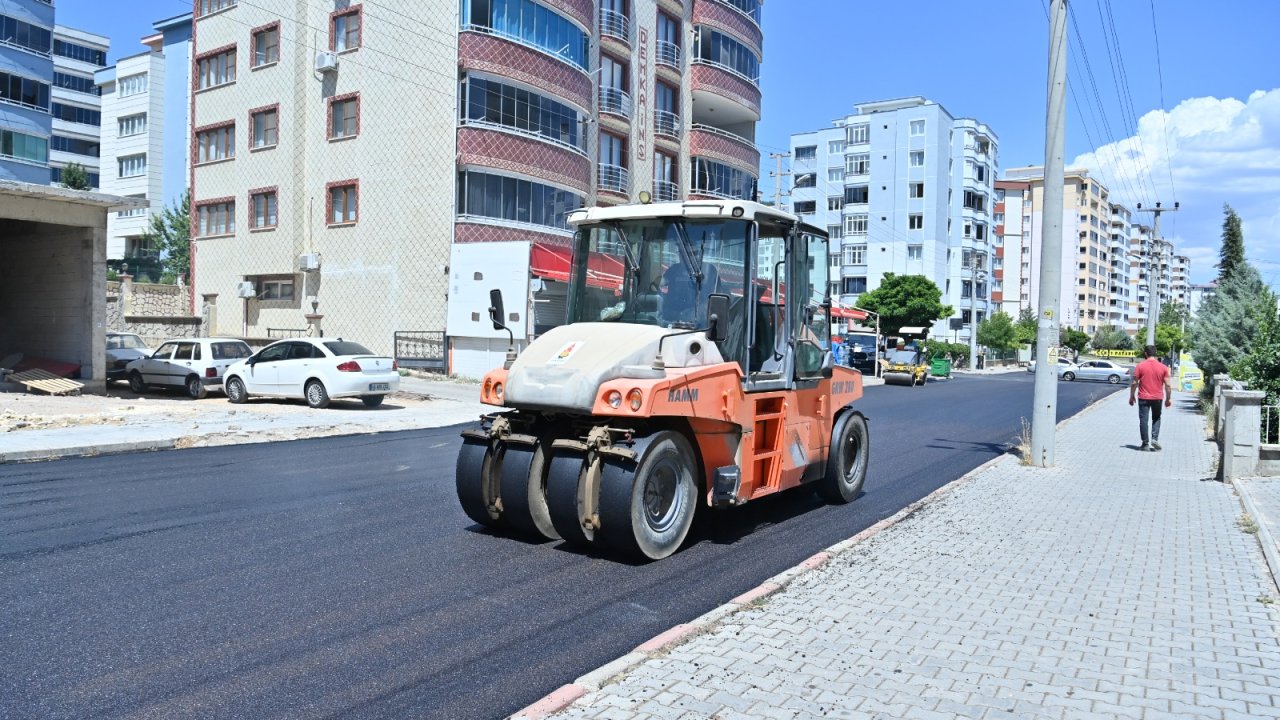 Kahramanmaraş Onikişubat Belediyesi’nden Hürriyet ve 5 Nisan’da kapsamlı asfalt çalışması!