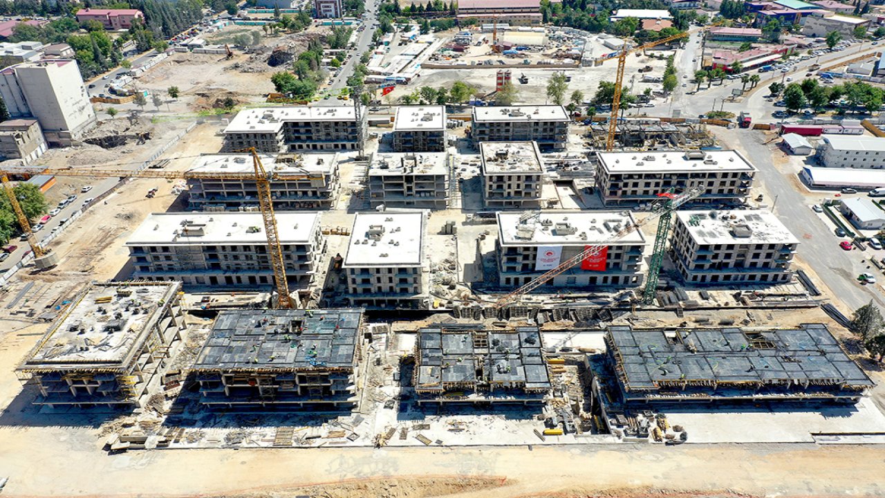 Kahramanmaraş'ta depremin kalbinde inşaatlar hızla yükseliyor!