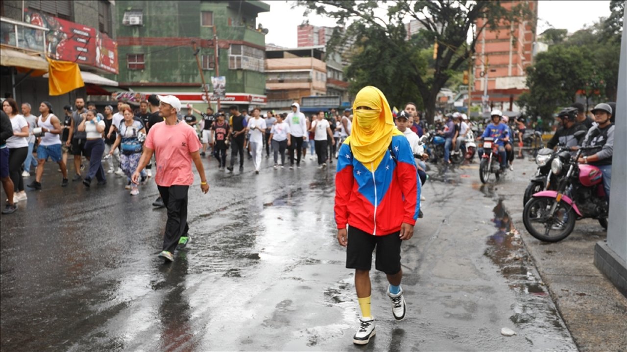 Venezuela'da seçim savaşı! 16 kişi hayatını kaybetti!