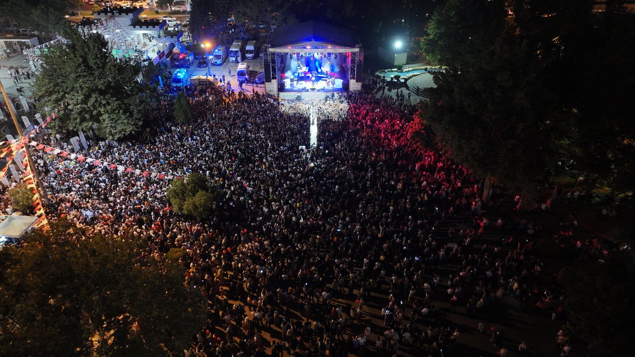 Kahramanmaraş akşam olunca Fuara akın ediyor!