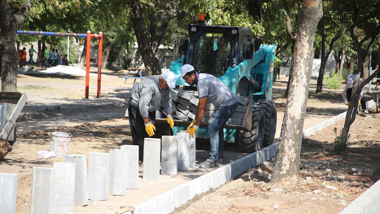 Kahramanmaraş'ta Dulkadiroğlu Parkı’nda yenileme çalışmaları başladı