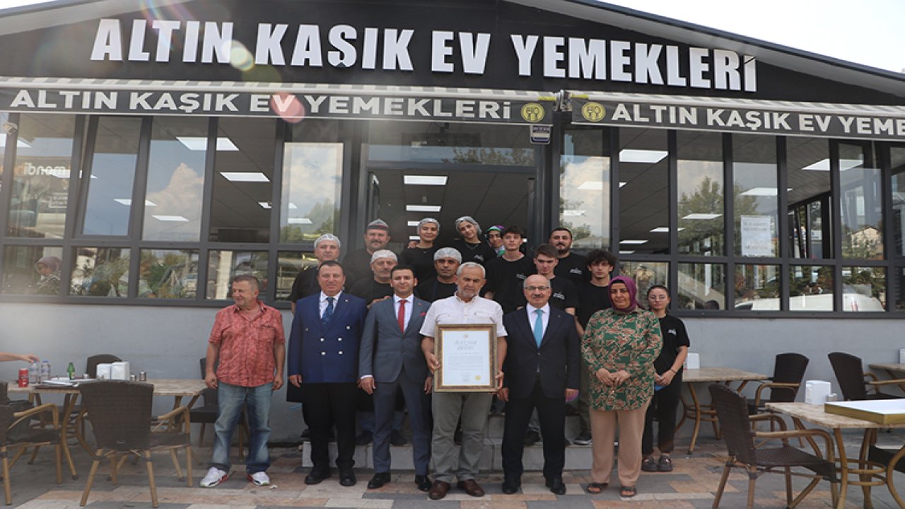 Ticaret Bakanı Bolat, Kahramanmaraş'lı esnafa "ahi esnaf beratı" verdi!