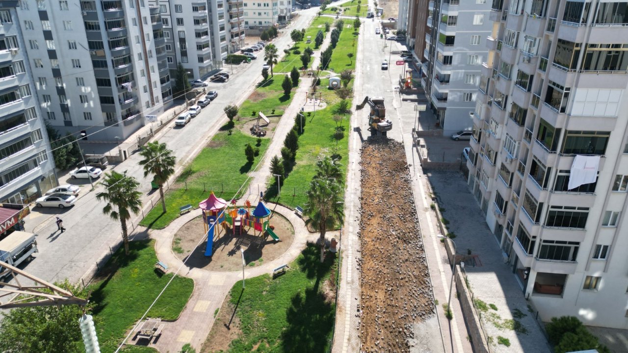 Onikişubat Belediyesi’nden Tekerek Mahallesi’nde tam gaz asfalt çalışması