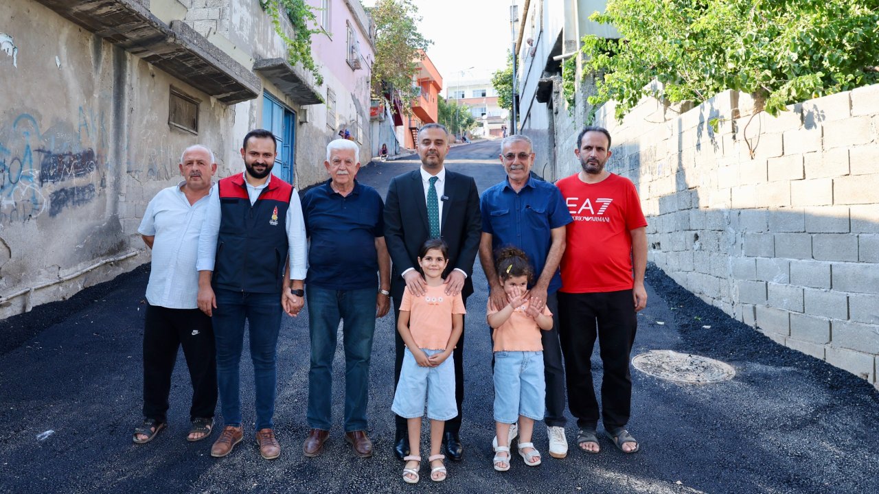 Dumlupınar Mahallesi sakinlerinden Başkan Toptaş’a asfalt teşekkürü