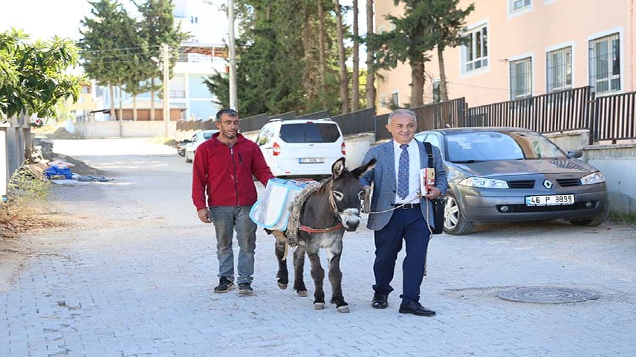 "Eşekle Gelen Dostoyevski" Kahramanmaraş’ta heybesinde getirdiği kitapları çocuklara dağıttı