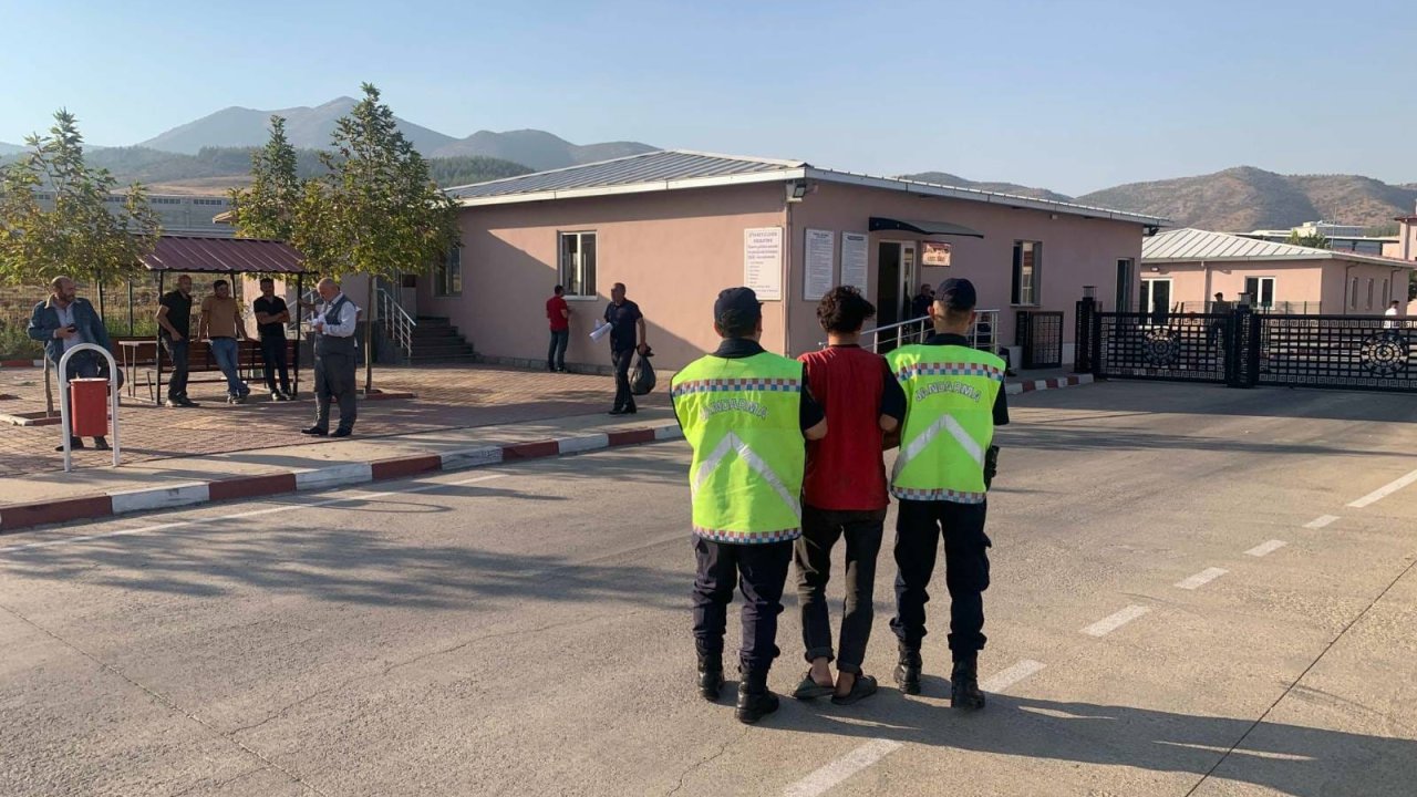 Kahramanmaraş’ta Jandarma aranan şahısları yakaladı!