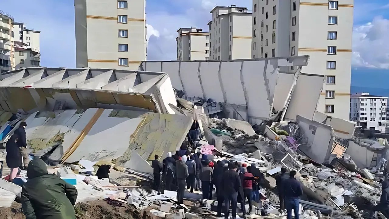 Kahramanmaraş’ta Güneşli Kocabaş deprem davasında karar çıktı! Sanıklara ceza yağdı!