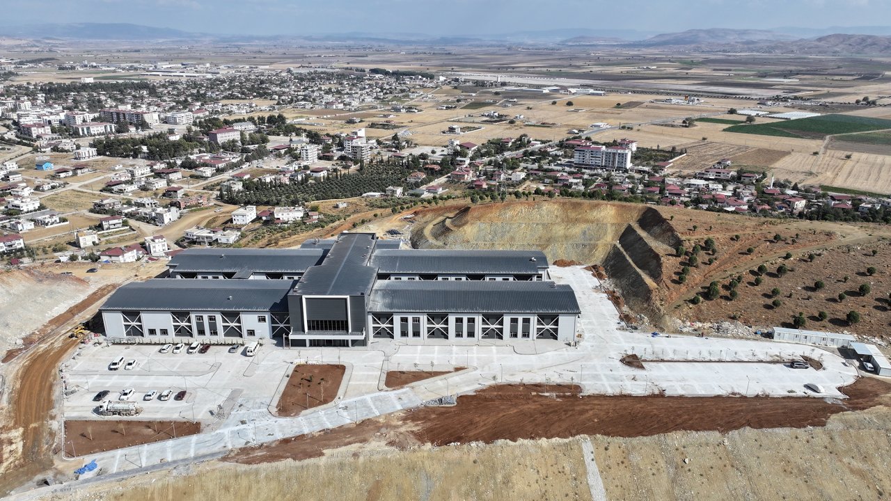 Kahramanmaraş’ta acil durum hastanenin yolu asfaltlandı!