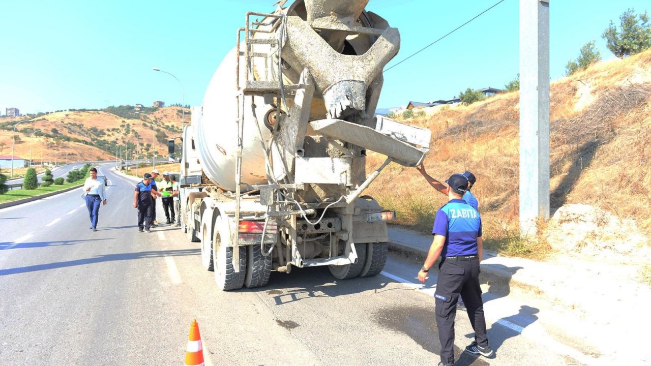 Kahramanmaraş’ta yolu betonlayan miksere 106 bin lira ceza!