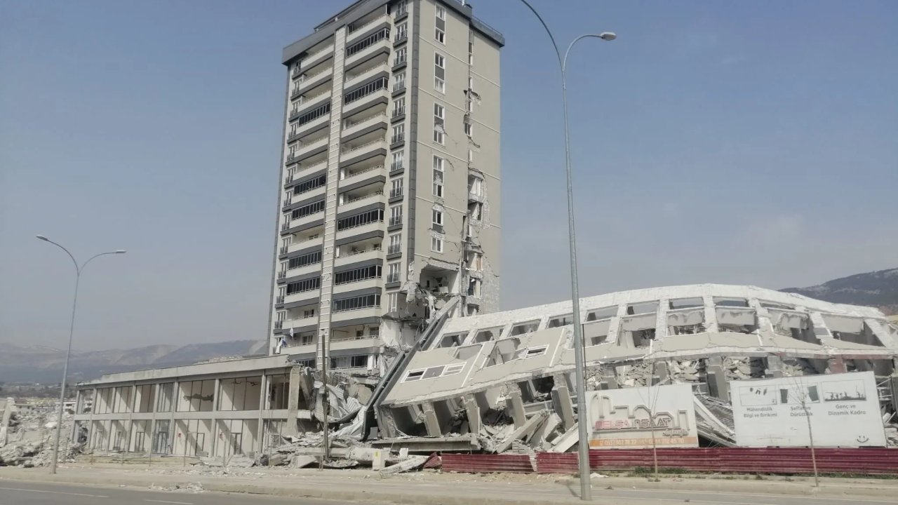 Kahramanmaraş’taki deprem davasında müteahhit kendini böyle savundu! “15 kat kararını belediye verdi”