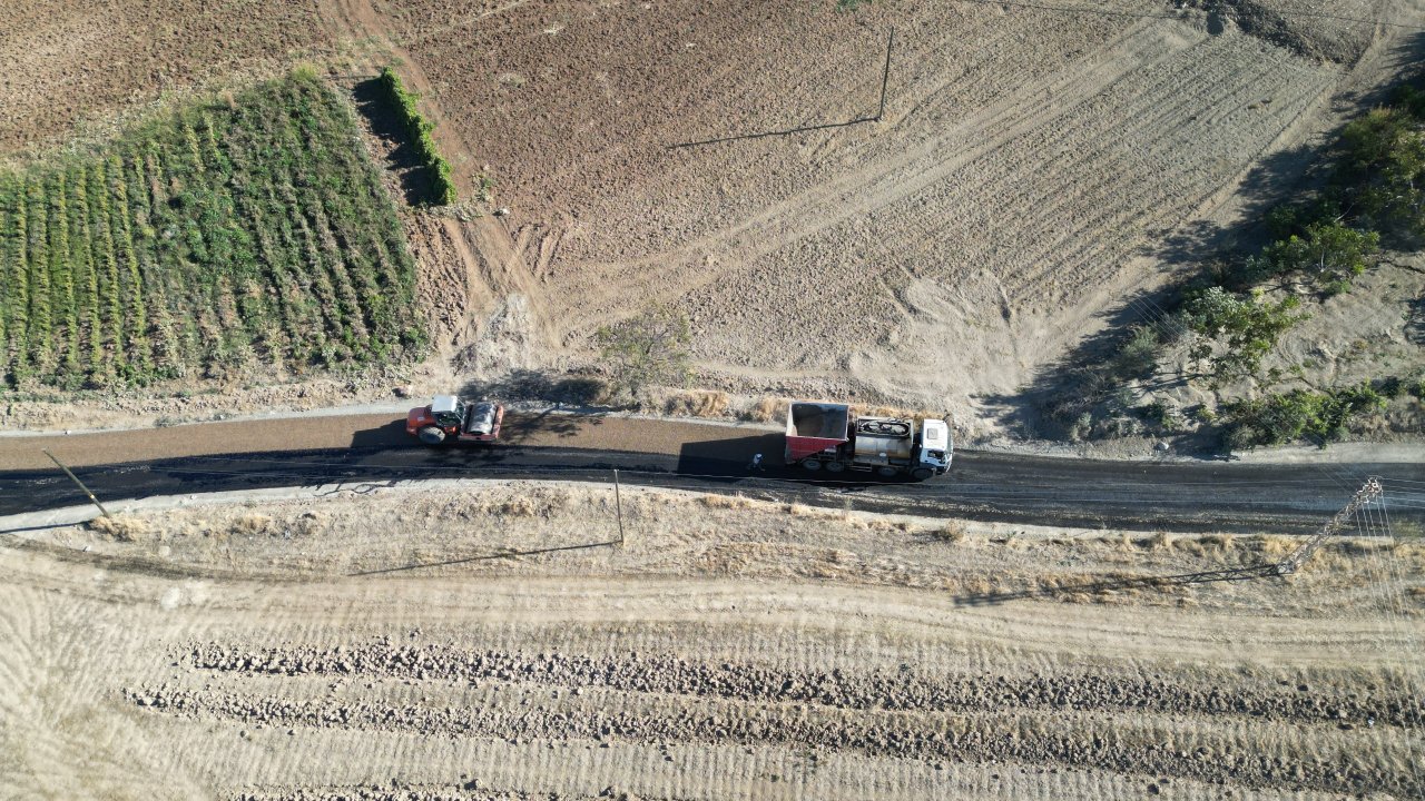 Kahramanmaraş’ta Elmalar Mahallesi yolu hızlı ilerliyor!