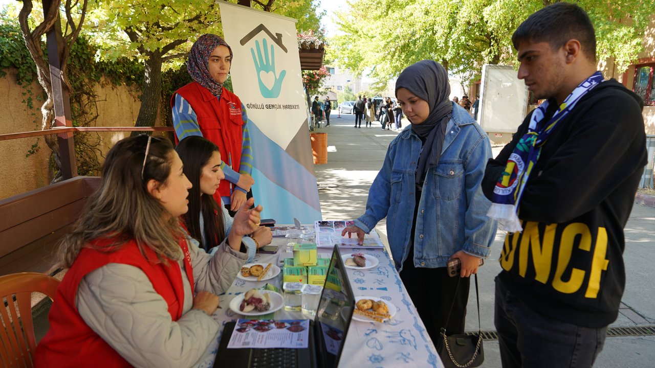 Kahramanmaraş’ta Gönüllü Gençlik Hareketi gönül köprüleri kuruyor!