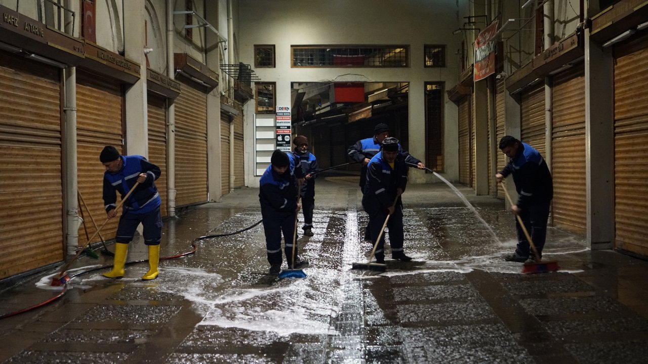 Kahramanmaraş'ta Kapalı çarşı ve çevresinde kapsamlı temizlik!