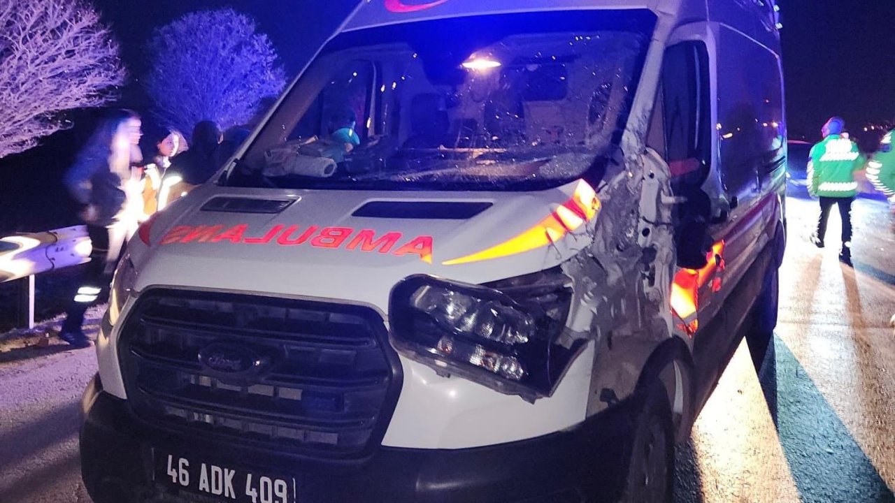 Kahramanmaraş’ta zincirleme kaza! Biri ambulans 4 araç kaza yaptı!