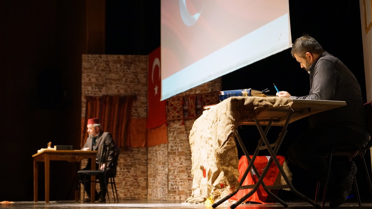 İstiklal Şairi Ersoy’un hayatı sahneye taşındı