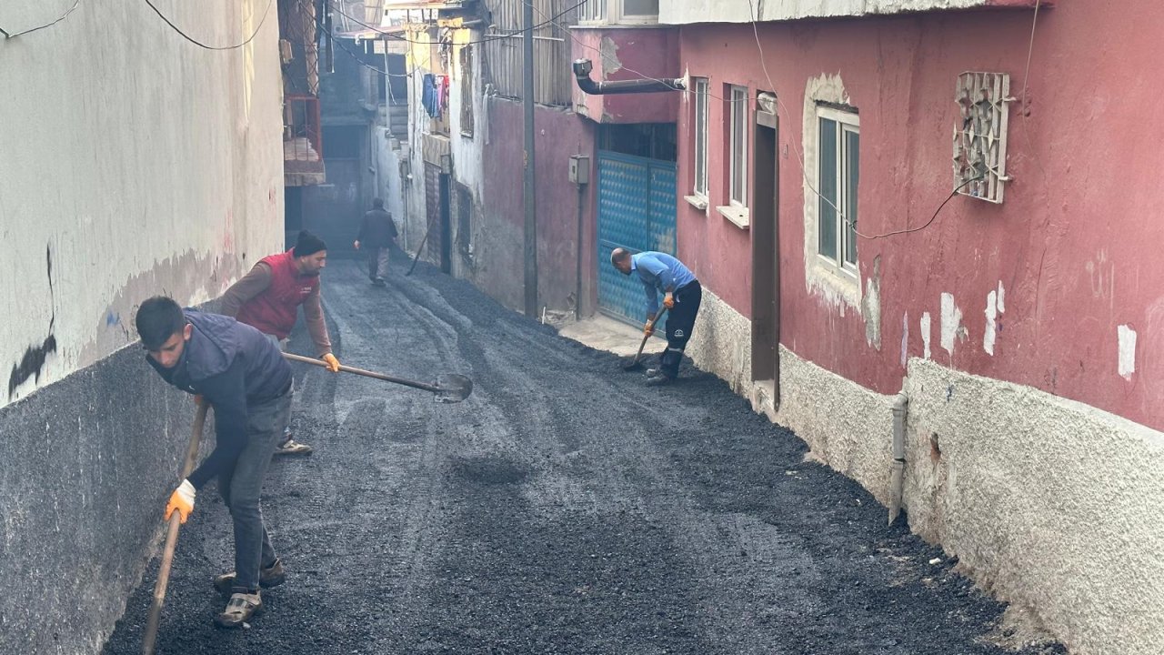 Dulkadiroğlu Belediyesi Duraklı Mahallesi’nde Asfalt Çalışmalarını Sürdürüyor