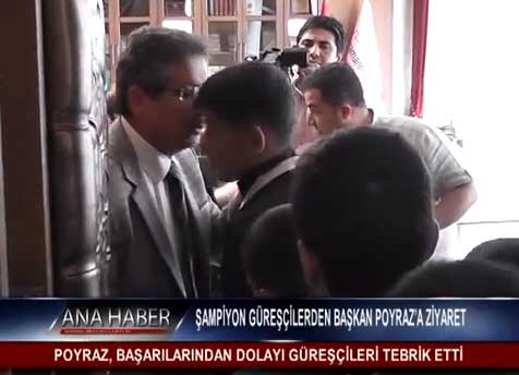 Şampiyon Güreşçilerden Başkan Poyraza Ziyaret