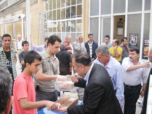 Anadolu Gençlik Camiye Koşuyor