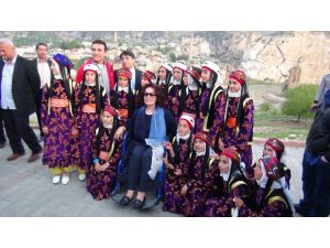 Hülya Koçyiğit Tekerlekli Sandalye İle Hasankeyf’i Gezdi