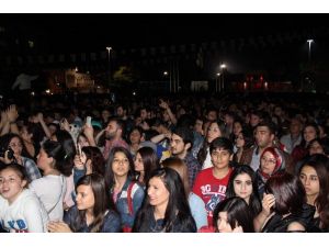 Mesir Macunu Festivalinde Konser Verdi