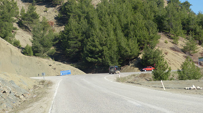 Andırın Yol Ayrımı Kazaya Davetiye Çıkartıyor