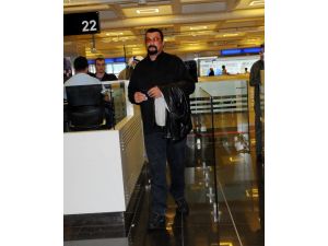 Steven Seagal Konser Vermek İçin Türkiye’ye Geldi