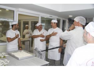 Ünlü Maceraperest Baklava Açtı