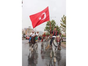 Amatör Spor Haftasında Kılıçlı, Oklu Ve Kalkanlı Sporcular Dikkat Çekti