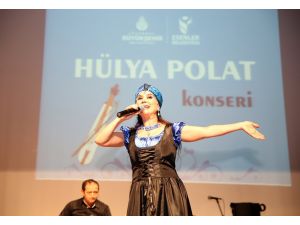 Öğretmenler Hülya Polat Konserinde Eğlendi